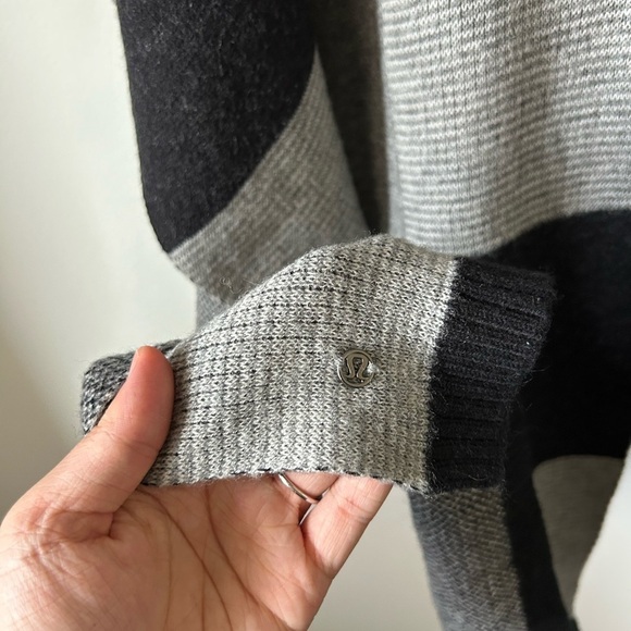 Lululemon Bundle  Up Wrap Shawl/Scarf - Picture 3 of 3